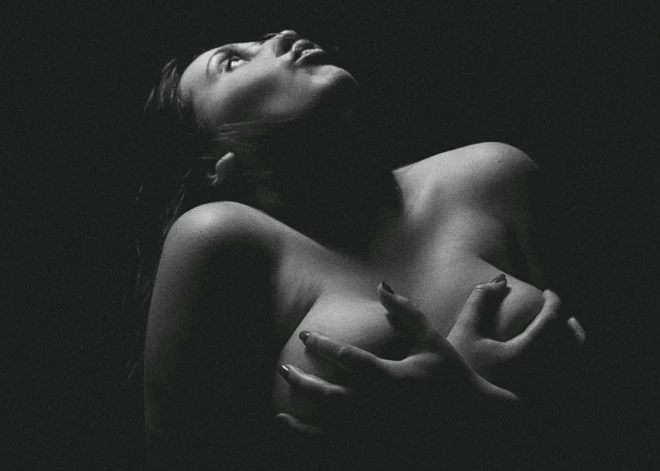 46 gadus vecās Lauras pasaule sabruka vienā mirklī. Atklāj "Facebook" grupu, kurā vīri dalījās ar savu sievu intīmajām fotogrāfijām