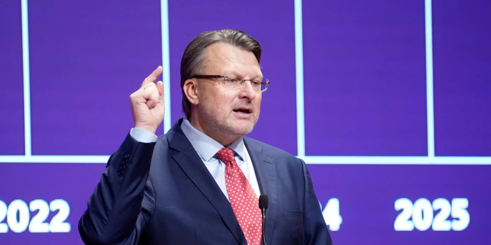 Ainārs Šlesers kļūst par populārāko premjera amata kandidātu.