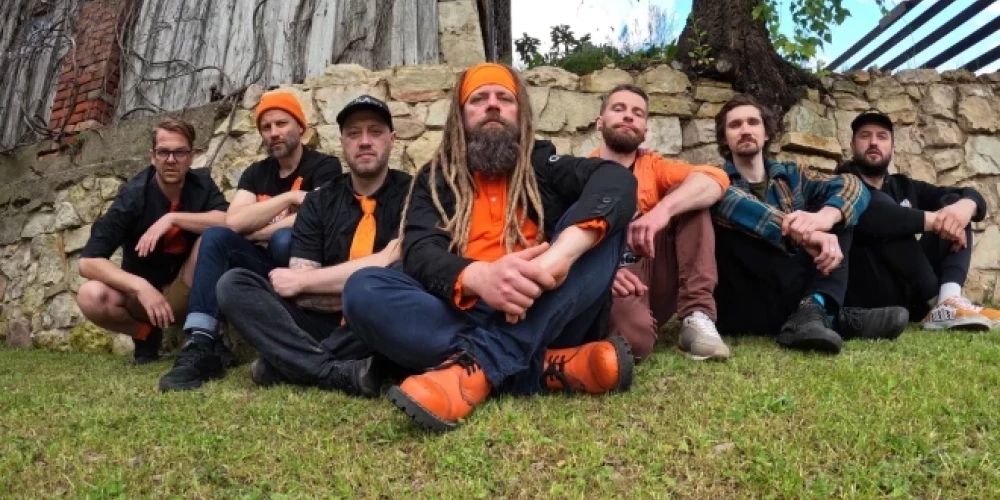 Grupa "Oranžās brīvdienas". 