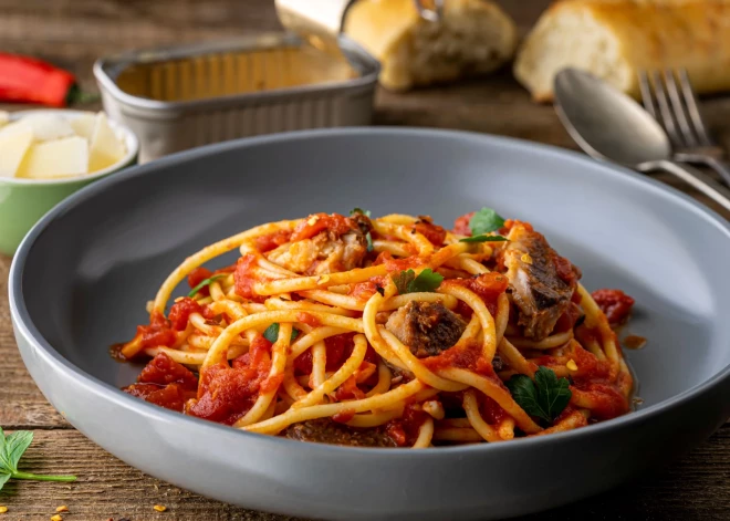 Zupa, mērce, brokastu krēms jeb Konservētu sardīņu kulinārās pārvērtības