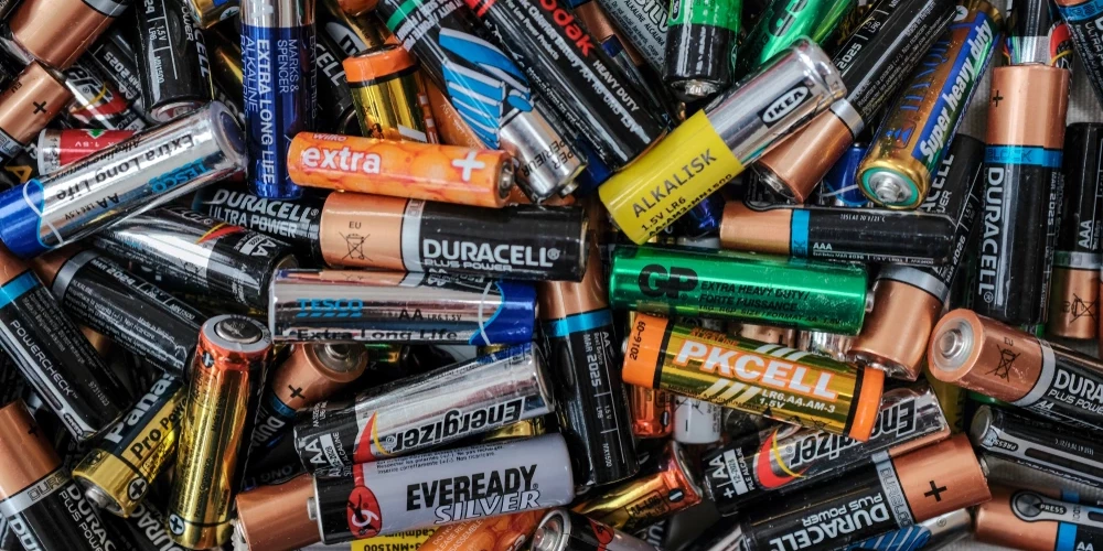 Евросоюз подсел на батарейки.