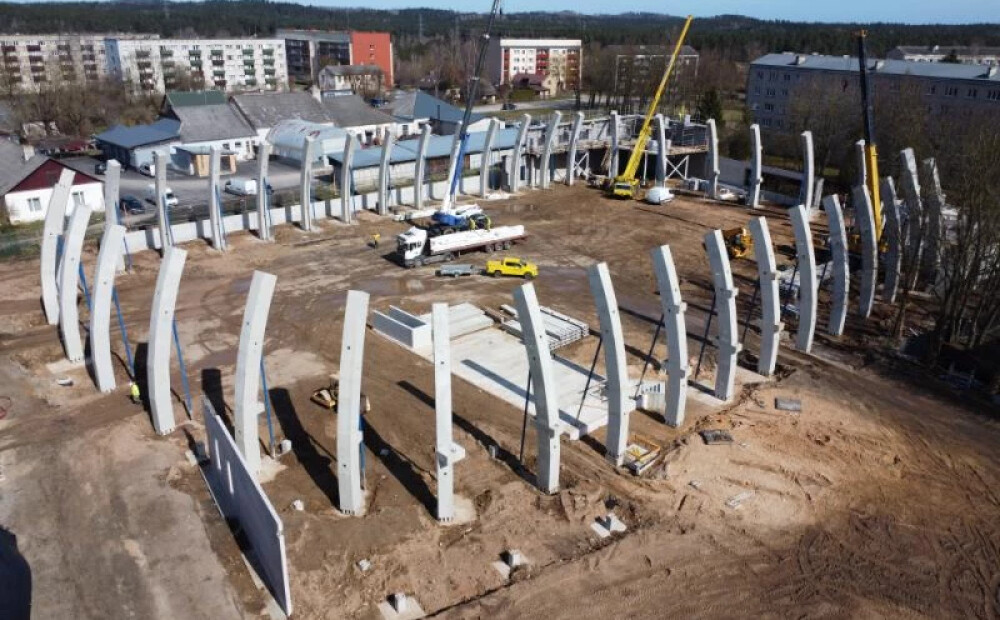 Tukumā turpinās jaunās sporta manēžas būvniecība teju 13,9 miljonu eiro vērtībā