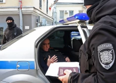 PSRS un Krievijas režīmu represiju pētīšana nu ir noziegums: par "ekstēmistisku" atzītais cilvēktiesību aizsardzības centrs "Memoriāls" pārtrauc darbību Krievijā