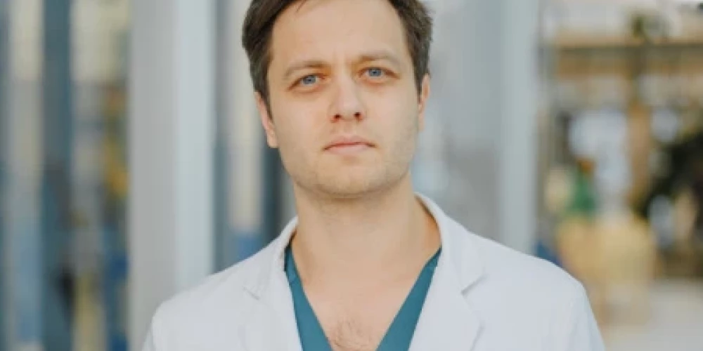 Paula Stradiņa Klīniskās universitātes slimnīcas aritmoloģijas nodaļas vadītājs kardiologs Kaspars Kupics.