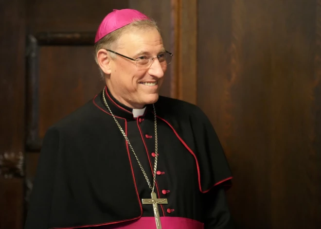 Latvijas katoļu vadītājs Stankevičs nepiekrīt tiesas spriedumam, kurā prāvests Dambergs atzīts par vainīgu bērna seksuālā izmantošanā