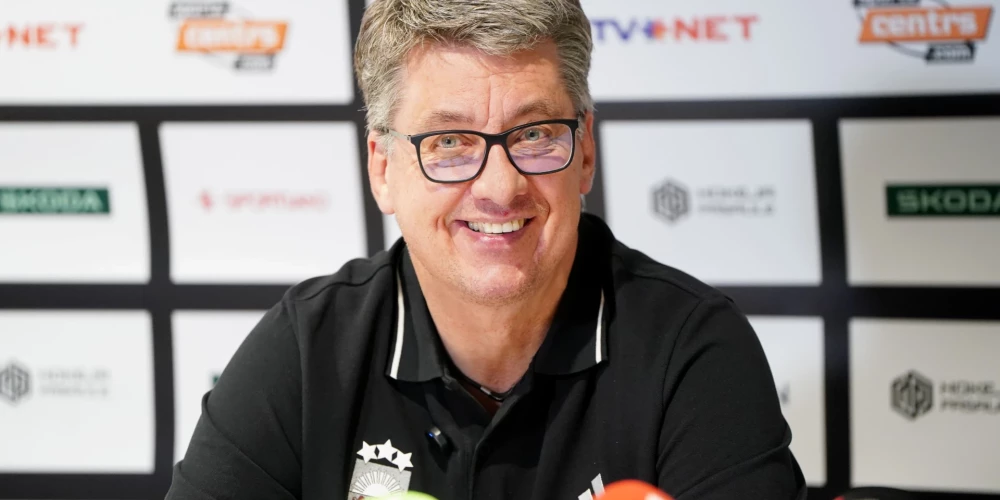 Latvijas hokeja izlases galvenais treneris Harijs Vītoliņš