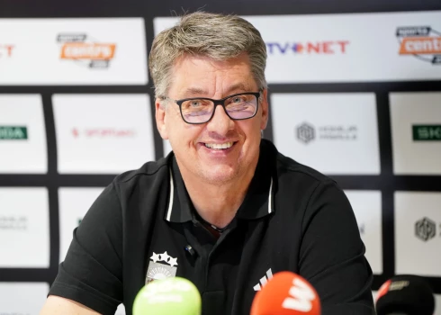 Latvijas hokeja izlases galvenais treneris Harijs Vītoliņš