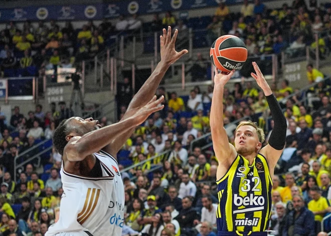Artūra Žagara "Fenerbahce" zaudē "Real" Eirolīgas mačā