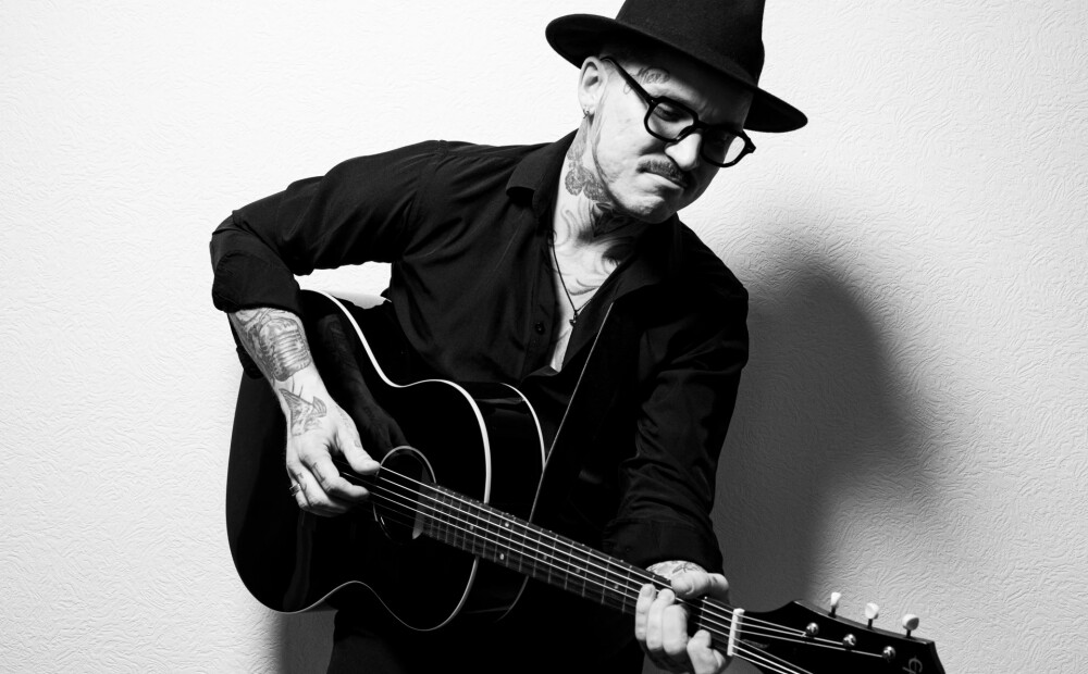 Atgūstoties pēc briesmīgās traģēdijas, Miks Dukurs laiž klajā jaunu singlu “Nothing To Lose”