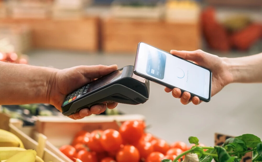 Aizliedz slēgt līgumu konkursā par Eiropas digitālās identitātes maka izstrādi