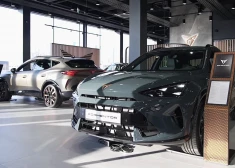 Lētākais Cupra elektroauto Raval un kaislīgs 400 zirgspēku krosovers. Kas jauns Cupra ēdienkartē?