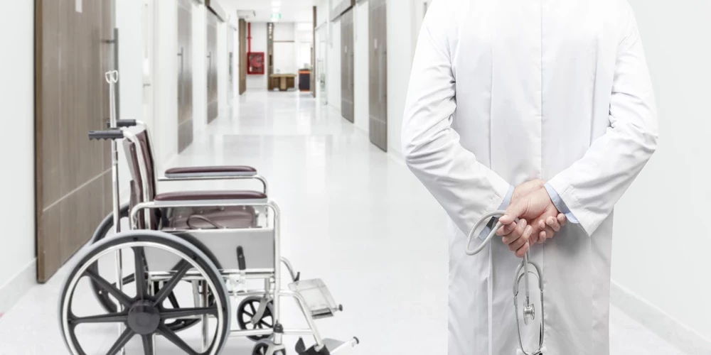 Данный врач до сих пор остается единственным кандидатом на вакансию, которая уже два месяца остается незаполненной.