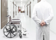 За работу в больнице Екабпилса врач просит 15 000 евро в месяц