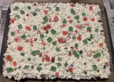 Kārums ar bērnības garšu – cepumu torte ar biezpienu un marmelādi