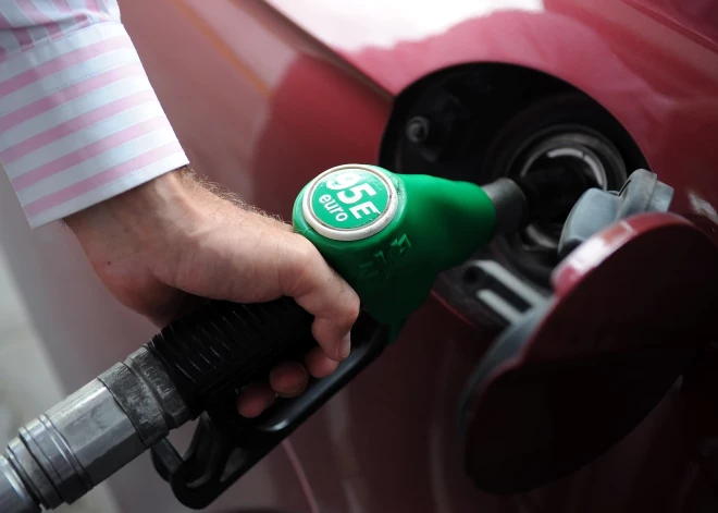 Eksperti brīdina, ka degvielas cenas atpakaļ neatgriezīsies
