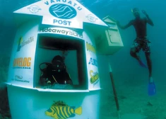 Чтобы отправить письмо, здесь нужно нырнуть: как работает единственное в мире подводное почтовое отделение 