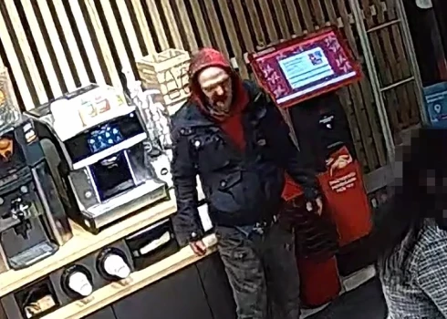 Policija meklē šo personu.