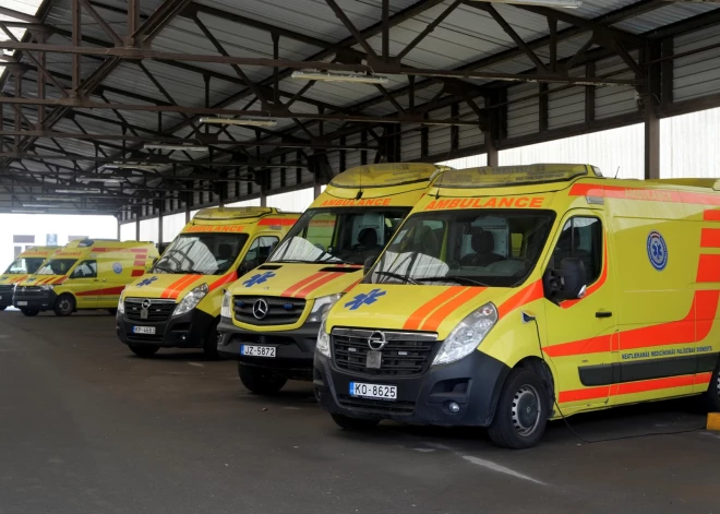 Рост цен на топливо ударил по больному - осенью латвийцы могут остаться без скорой помощи