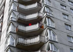 Baiss atradums Ķengaragā: dzīvoklī atrod divus mirušos. Izskan pirmās versijas par notikušo. VIDEO