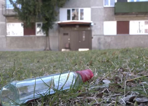 В квартире в Кенгарагсе нашли тела мужчины и женщины.