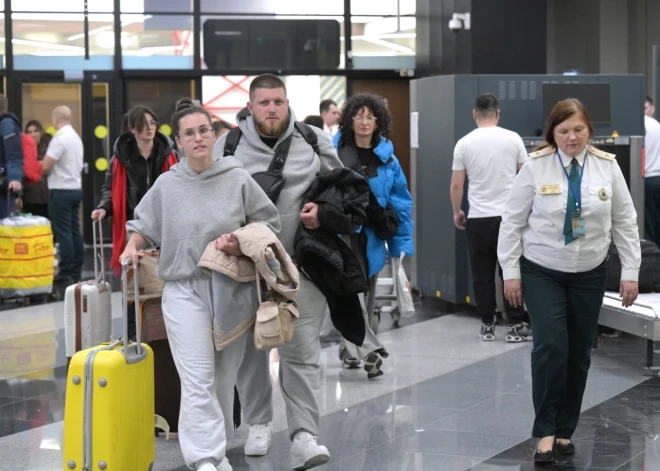 Неожиданно! При въезде в эти страны могут проверить ваш телефон