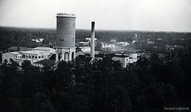 Башня в 1930-х годах.