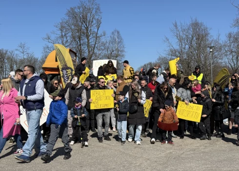 Siguldā aizvadīts pikets, lai  veicinātu Latvijas drifta kustības redzamību. 