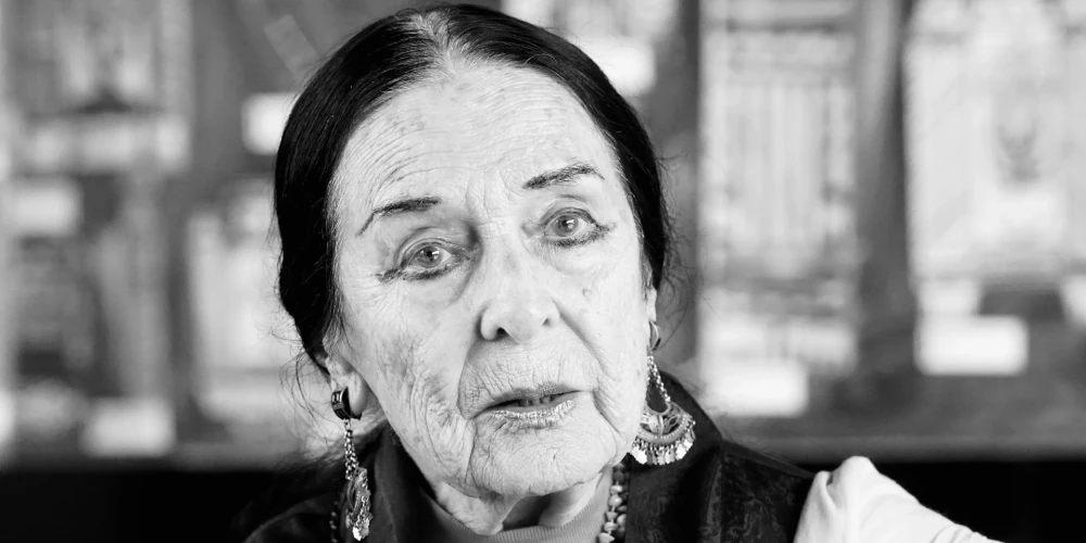 103 gadu vecumā mūžībā devusies latviešu un indiešu sakrālās dejas dejotāja un pedagoģe Vija Vētra. 