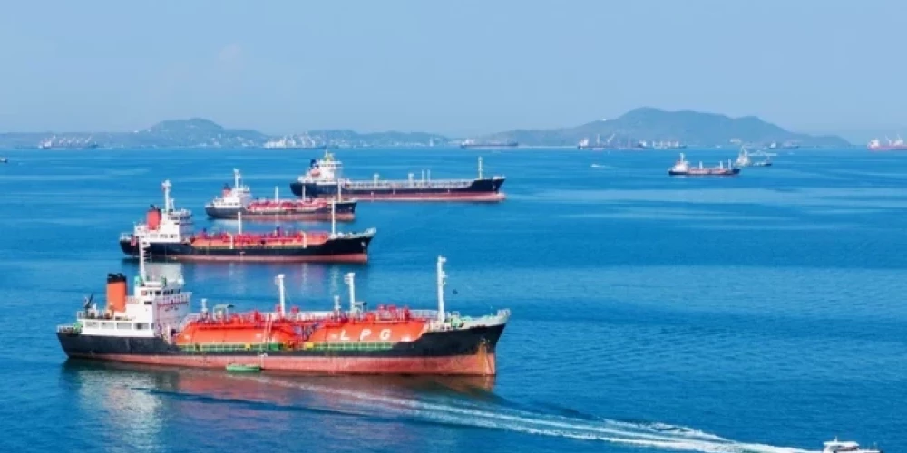 ASV karakuģi šķērsojuši Hormuza šaurumu. 