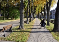 Latvijā saskaitīti 10 005 bērni ar invaliditāti: visvairāk starp viņiem ir 17 gadus veci