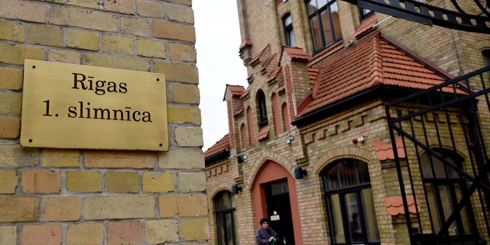 Ieeja Rīgas 1.slimnīcas teritorijā.
