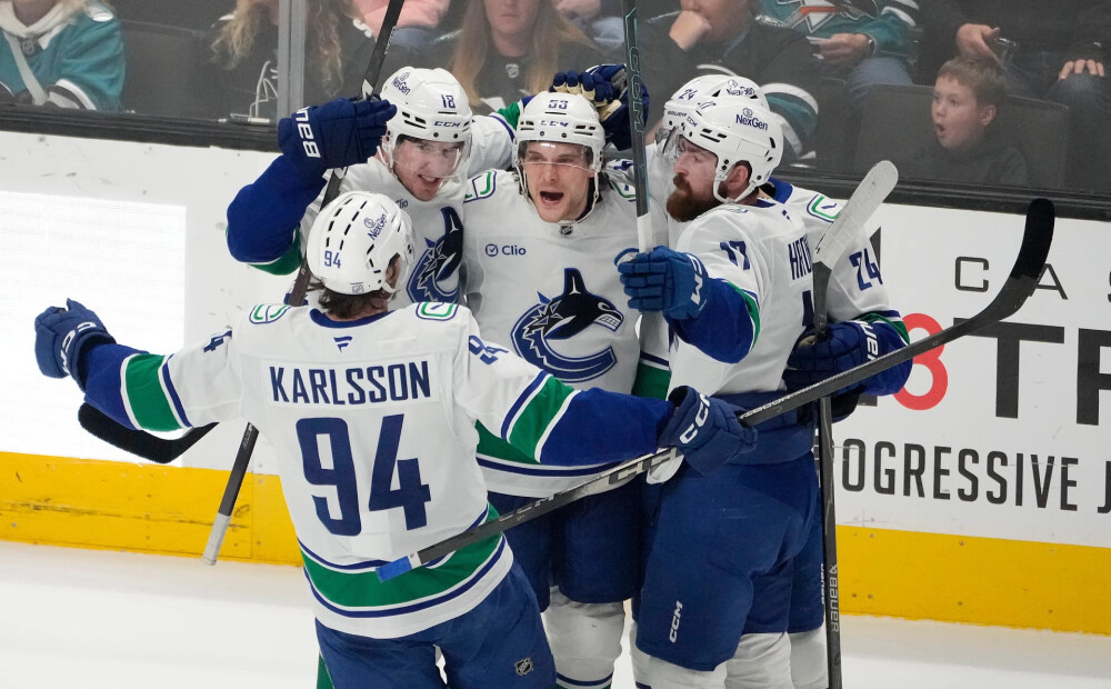 Teodors Bļugers izceļas ar vārtiem, “Canucks” uzvar pēcspēles metienos