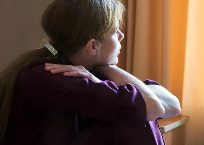 "Эта болезнь заставила меня думать, что я - чудовище": 22-летней женщине поставили шокирующий диагноз