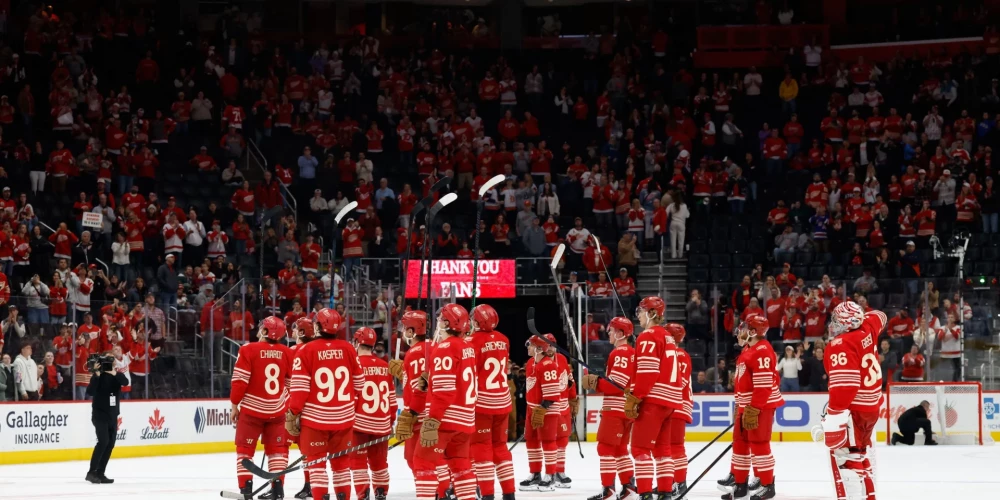 “Red Wings” zaudē “Devils” un desmito sezonu pēc kārtas paliek bez Stenlija kausa.