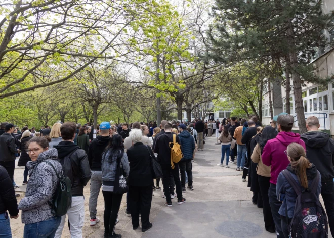 Ungārijā pārspēts vēlētāju aktivitātes rekords, līdz vēlēšanu iecirkņu slēgšanai nepilna stunda