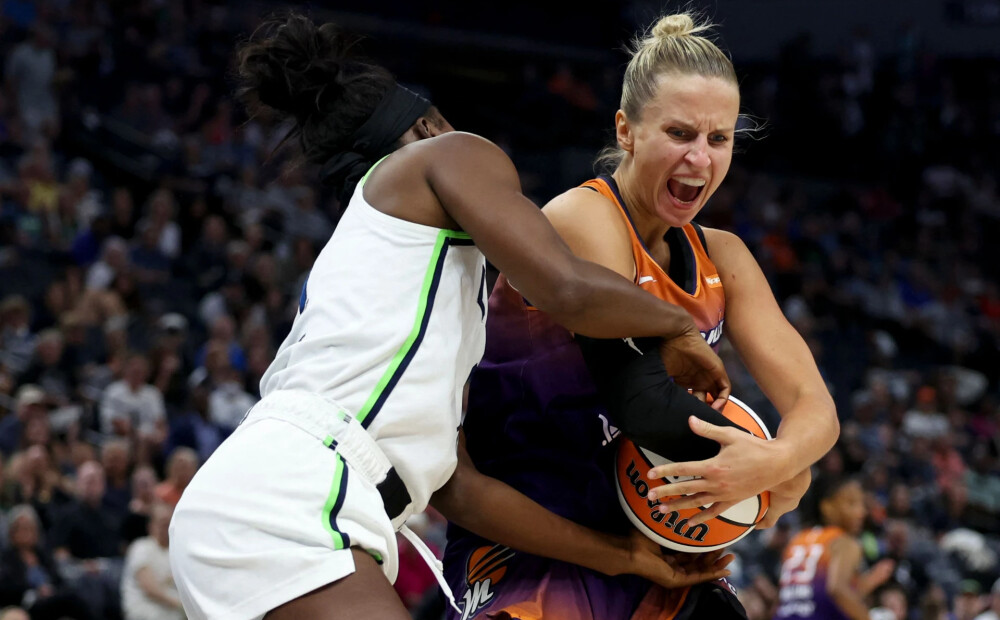 WNBA vicečempione Kitija Laksa paraksta treniņnometnes vienošanos ar līgas jaunpienācēju Toronto 