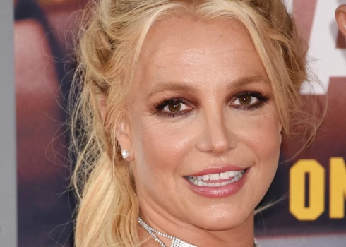 Britnija Spīrsa tika aizturēta 4. martā Venturā, Kalifornijā, aizdomās par transportlīdzekļa vadīšanu narkotiku un alkohola reibumā.