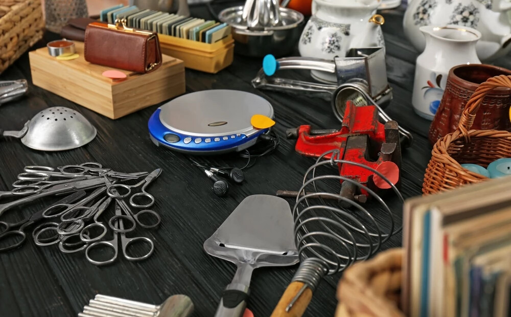 Koprades mājā svinīgi atklāta pirmā Lietu bibliotēka Ādažu novadā