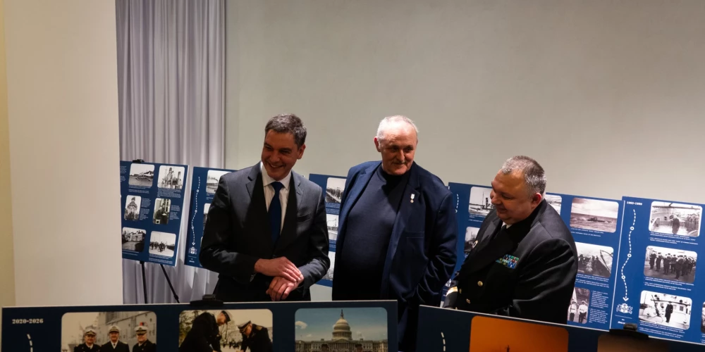 Liepājā atklāta Jūras spēku vēsturei veltīta fotoizstāde.