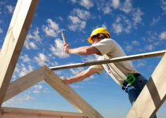 В Латвии продолжается бурное строительство нового жилья. А деньги у людей будут?