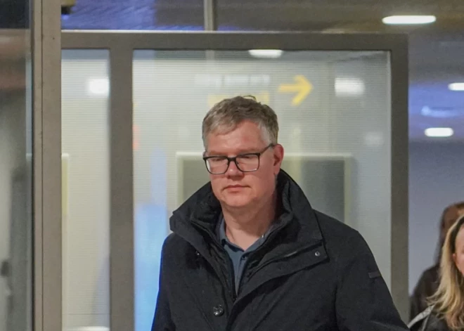 Iepriekšējās nedēļas izskaņā acīs iekrita kāda grūti nepamanāma sakritība – Ministru prezidente Evika Siliņa (JV) vienlaikus piešķīra atvaļinājumus virknei savas partijas valsts amatpersonu. (Foto: Jauns.lv)