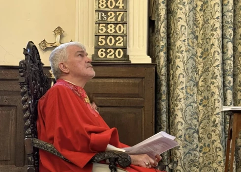 Māris Jonatans Sants oficiāli iecelts par Londonas Sv. Annas draudzes vecāko mācītāju.