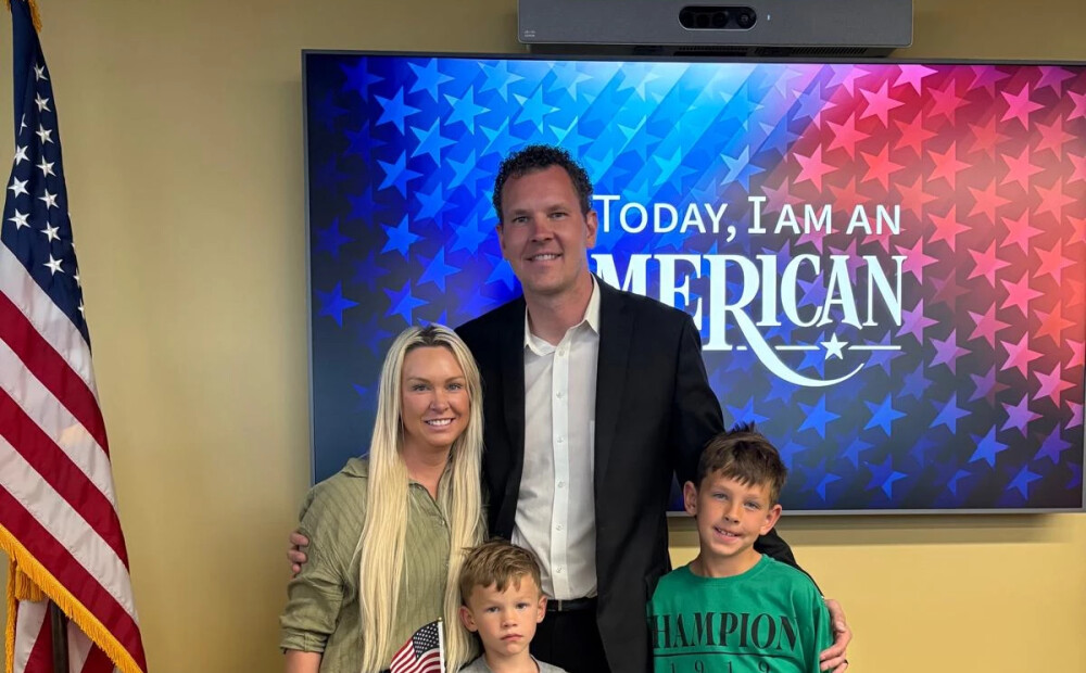 Bijušais latviešu basketbolists Oto Ošenieks ieguvis ASV pilsonību