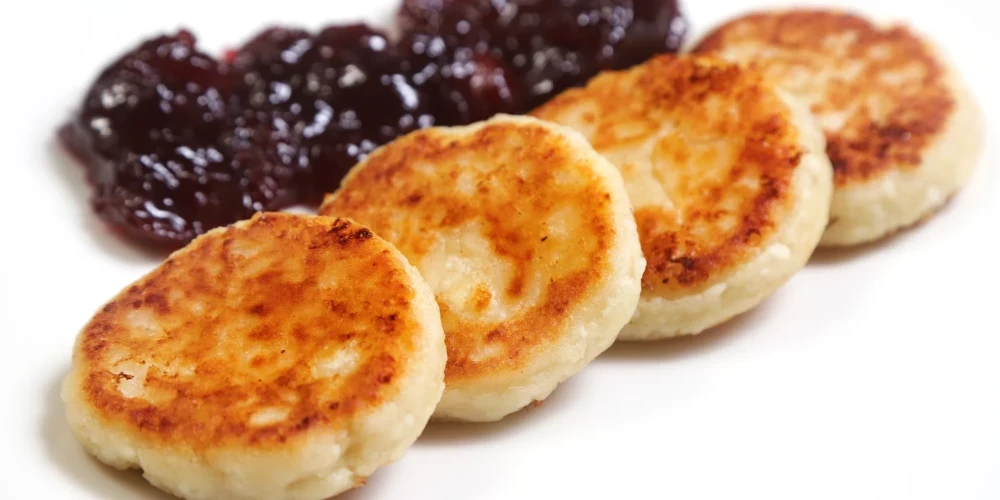 Veselīgie biezpiena plācenīši