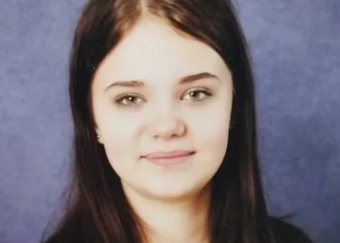 Государственная полиция призывает ознакомиться с фотографией Иветы и откликнуться всех, кто знает о ее местонахождении.