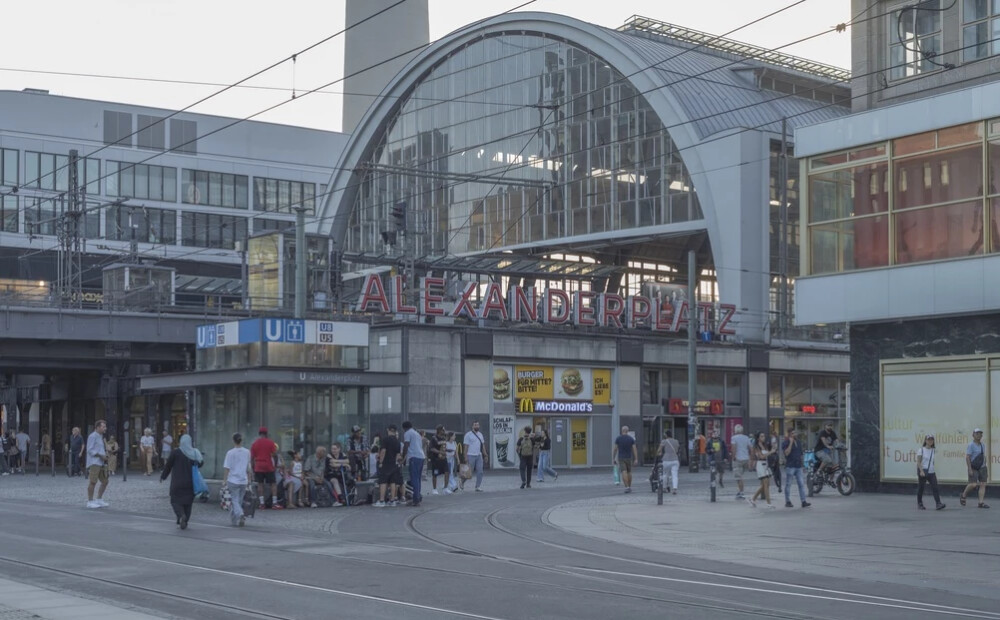 Vācijā strauji pieaug imigrantu skaits; vairāk nekā ceturtdaļai iedzīvotāju ir imigrantu izcelsme