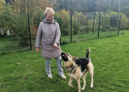 Anita Ozoliņa un viņas personīgais veselīga dzīvesveida treneris.