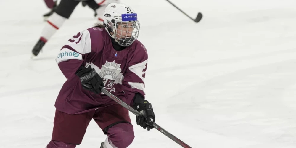 Latvijas sieviešu izlase bija trīs vārtu vadība 15 minūtes pirms spēles beigām.