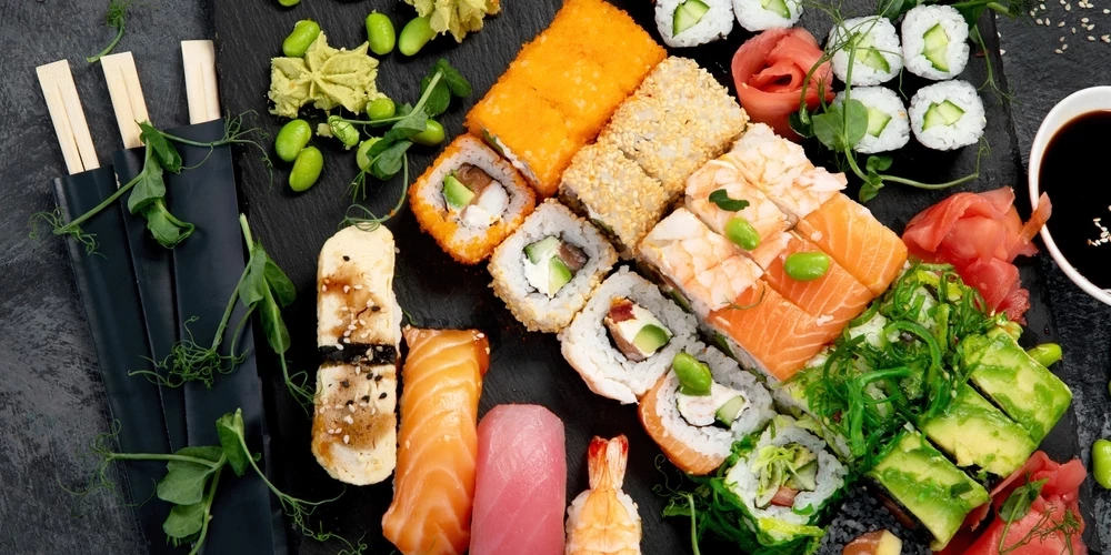 Не все блюда из меню суши одинаково полезны.