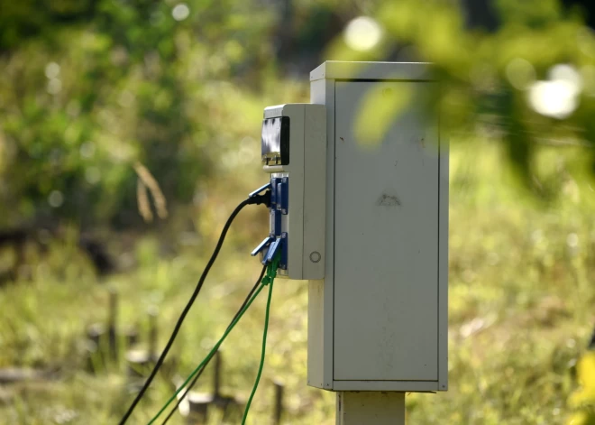 Viltus elektriķis apzadzis seniorus vairākās Latvijas pilsētās